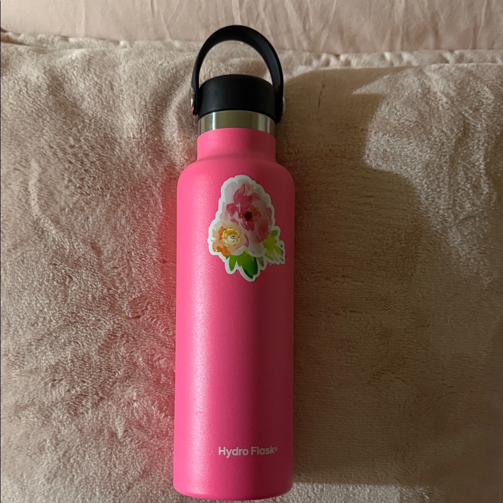 NWOT Hydro Flask Pink Bottle with Floral Design sticker it can come off